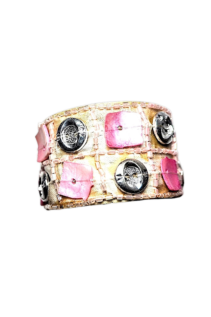 Brazalete Boho Nácar rosa Botón plateado
