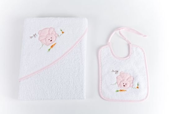 Set capa + babero para bebé en fondo blanco y diseño bordado conejo y ribete rosa