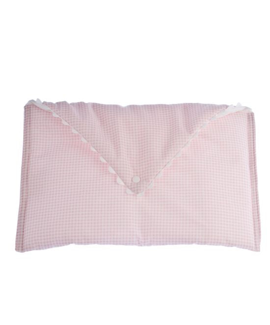 Pack para bebé de protector cuna con puntillas en blanco y neceser con clip en diseño vichy rosa y algodón de primera calidad
