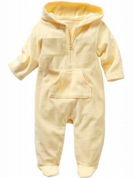 Mono de color amarillo unisex con capucha y cierre con cremallera, en manga larga y cómodo algodón