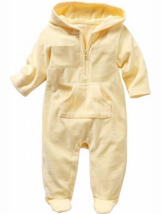 Mono con capucha amarillo